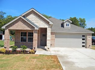 709 S Medora St, Terrell, TX 75160