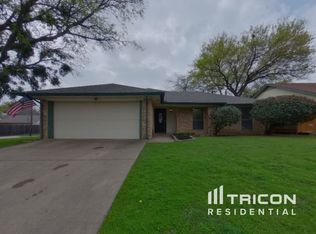 6056 Birchill Rd, Fort Worth, TX 76148