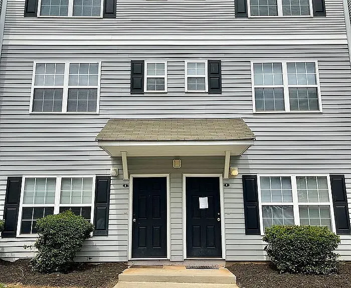 128 University Village Dr #E — Photo 1