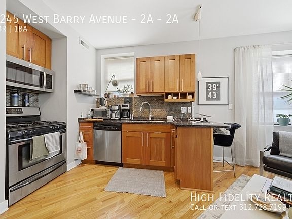 4th image of 2245 W Barry Ave #2A