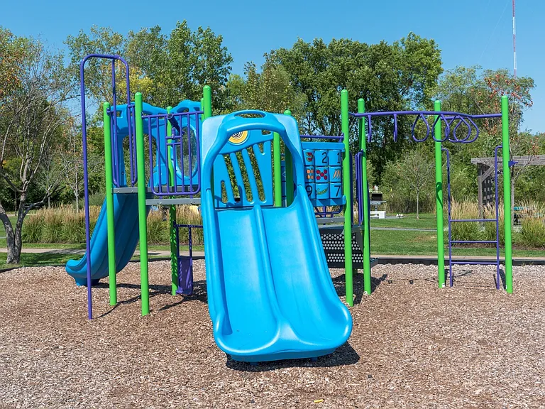Shoreview Grand — Photo 43