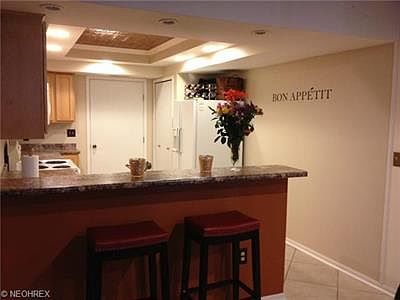 5th image of 4024 Villas Dr