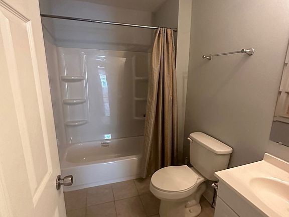 4th image of 4555 Durant Ave Unit C