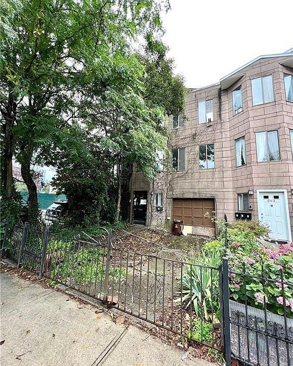 2nd image of 668 Baltic St