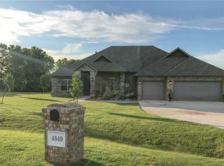 4849 Hollycrest Ln, Edmond, OK 73025