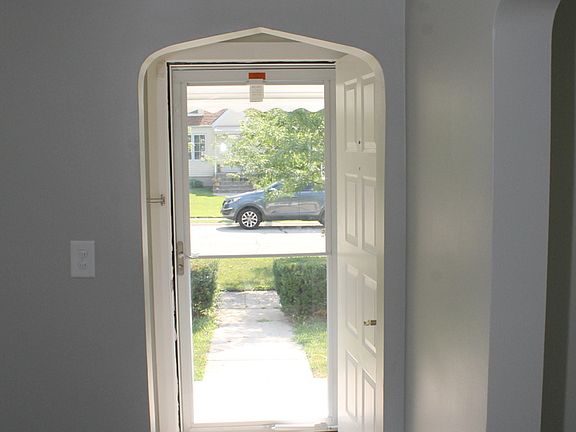 4th image of 112 N Harold Ave