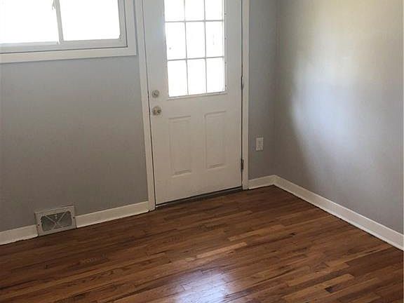 5th image of 142 Saint Louis Ave