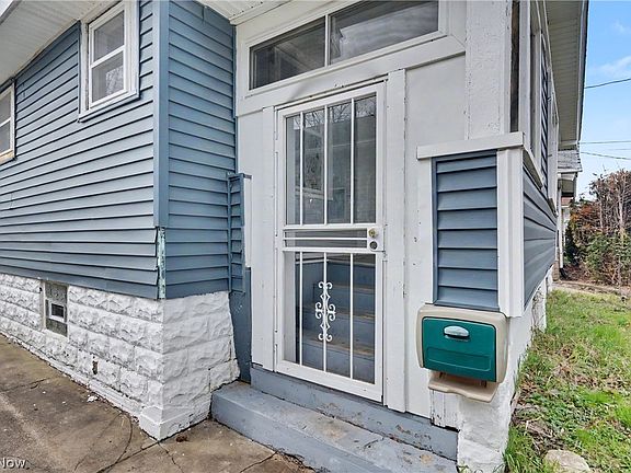 3rd image of 872 Cole Ave