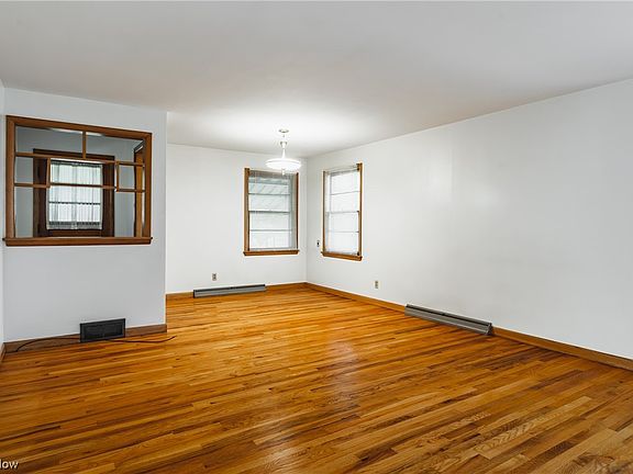5th image of 1325 42nd St