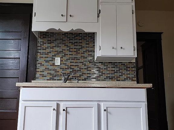2nd image of 588 Reaney Ave #1