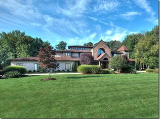 28717 Weybridge Dr, Westlake, OH 44145