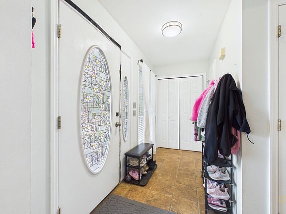 5th image of 22 Freemens Cir