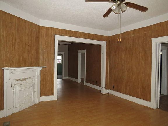 5th image of 37 Langley Dr