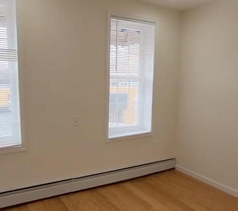 4th image of 1240 Evergreen Ave