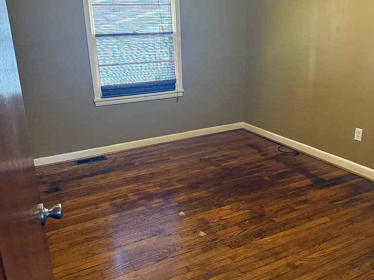 1145 E Magnolia Ave — Photo 5