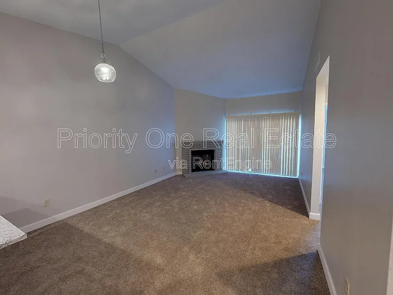 2876 Englewood Way — Photo 19