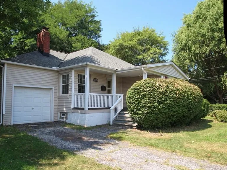 7320 Burridge Ave — Photo 1