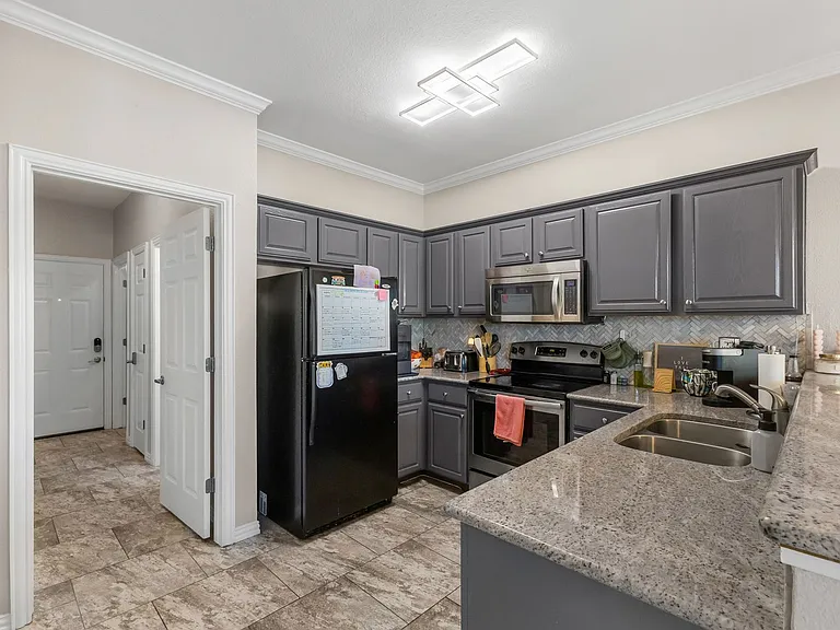 1001 Krenek Tap Rd #3004 — Photo 5