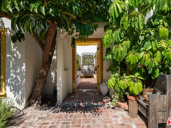 1633 Lemoyne St, Los Angeles, CA 90026