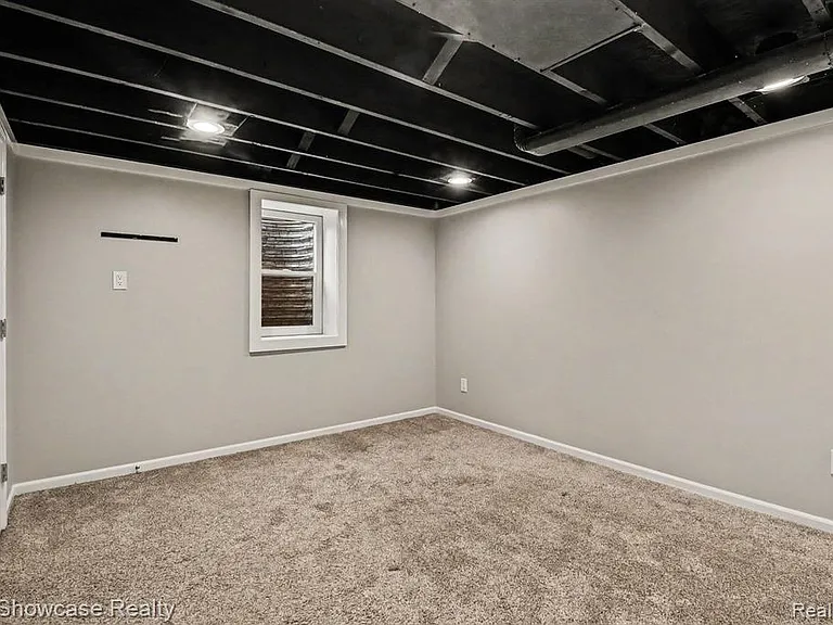 2572 Ridge Rd — Photo 16