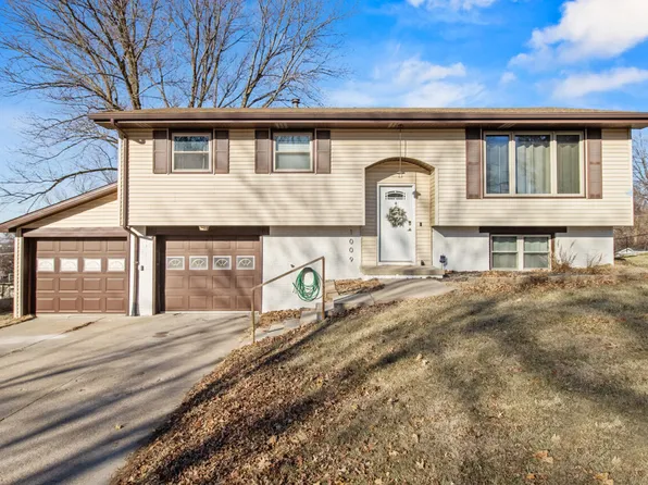 1009 Chautauqua Dr, Red Oak, IA 51566