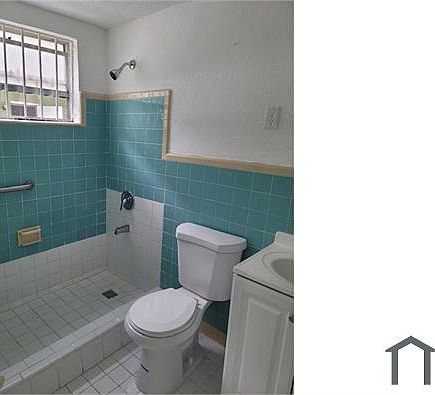 4th image of 301 NW 11th Ave #3