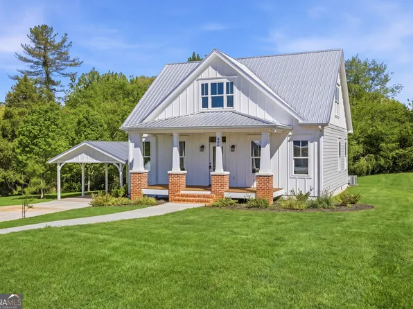 409 Roper Dr, Clarkesville, GA 30523