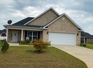 105 Lamplight Dr, Byron, GA 31008