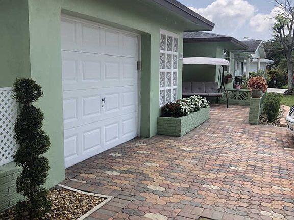 3rd image of 6717 NW 58th St
