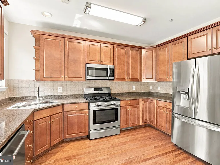 107 Hearth Ct — Photo 3