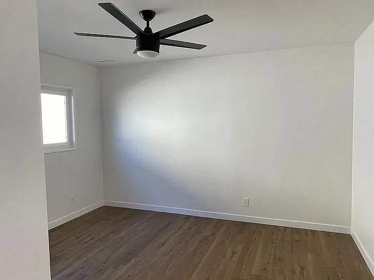 3814 S Bronson Ave — Photo 11