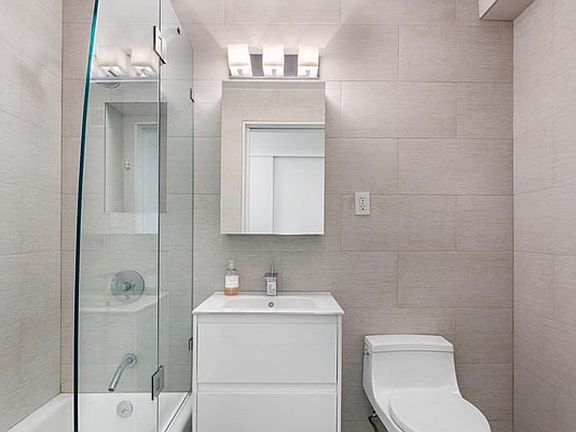 4th image of 322 W 57th St APT 17K