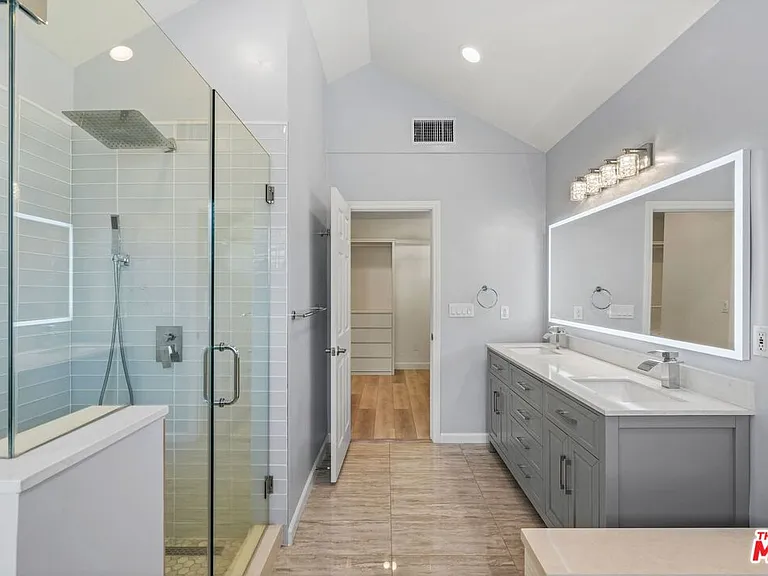 2910 Santa Carlotta St — Photo 23
