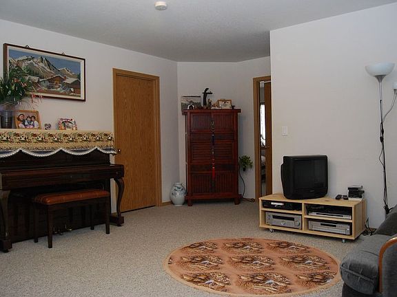 5th image of 4817 106th St NE