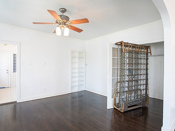 5th image of 4409 Clarissa Ave