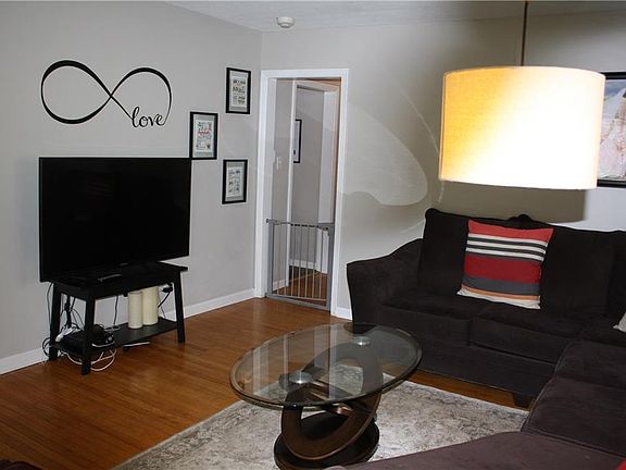 4th image of 5870 Primrose Ave