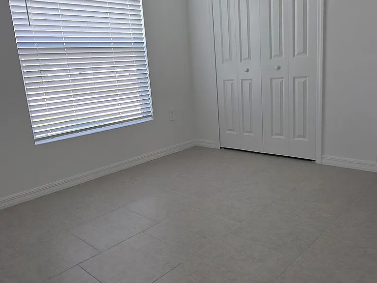387 Martineau Cir — Photo 12
