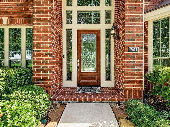 3rd image of 2614 Lake Springs Ct