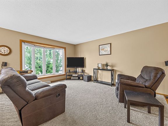 3rd image of 4711 Twin Pine Dr NE