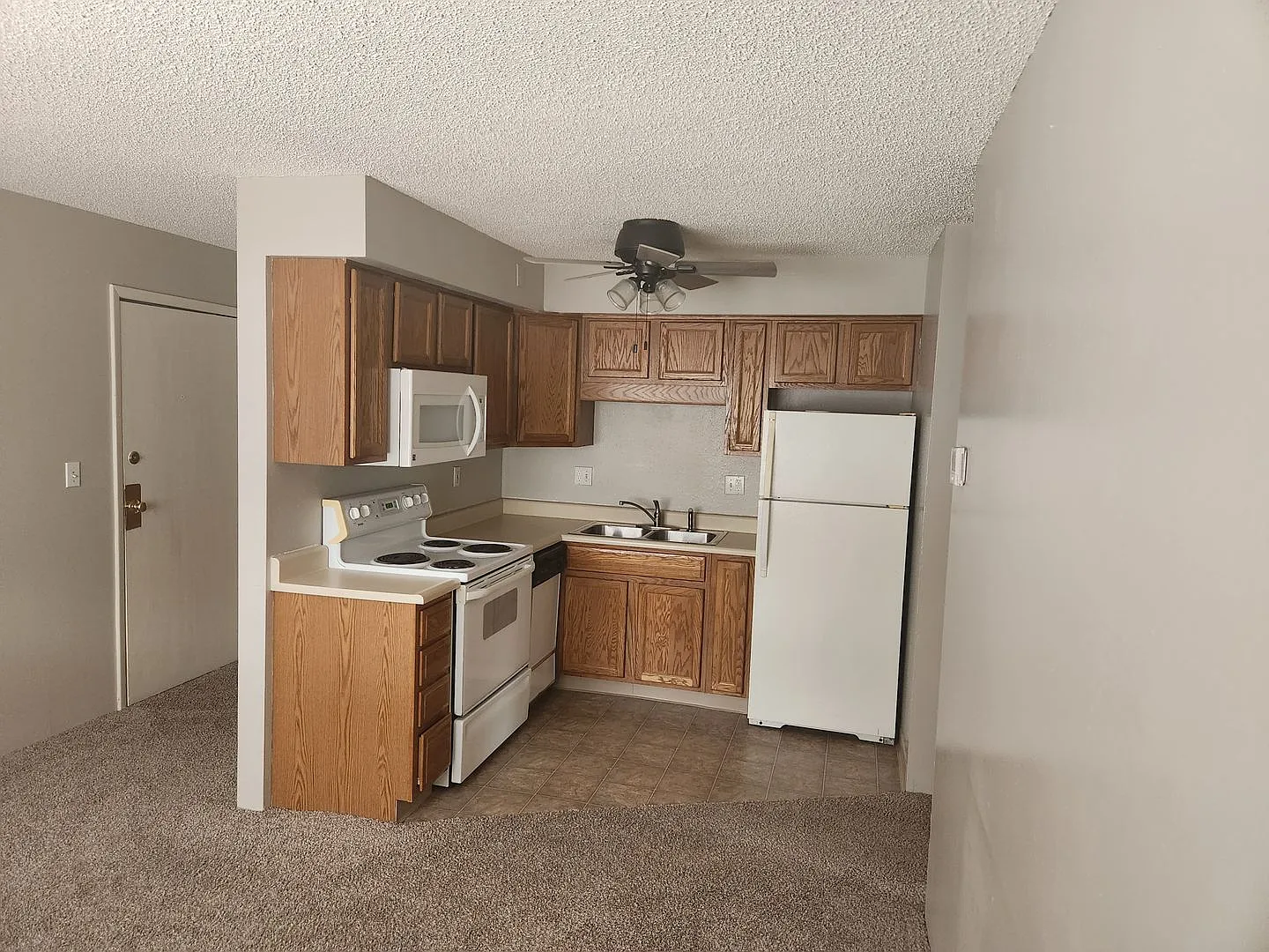 Pleasant Court Apartments — Photo 2