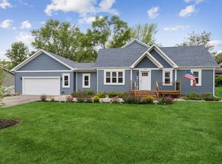 3105 Pine Ter, Island Lake, IL 60042