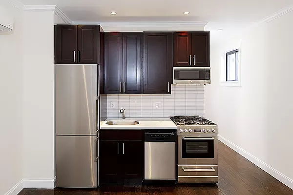 Rented by Avenues Real Estate | media 32