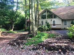 4123 Hickory Rd, Tobyhanna, PA 18466