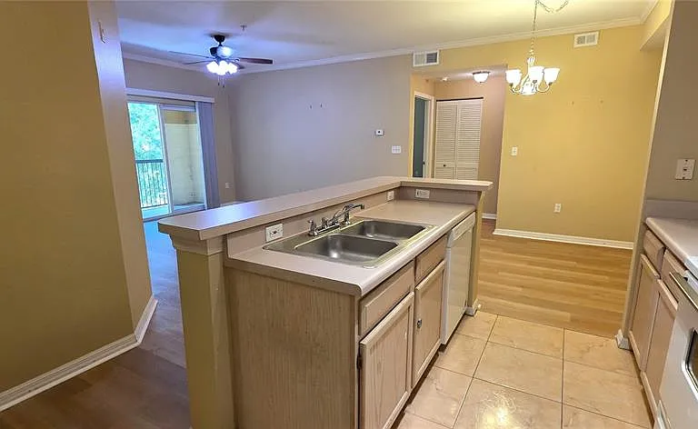 5618 Pinnacle Heights Cir #211 — Photo 18