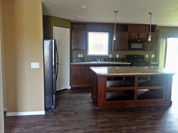 3rd image of 23088 Beech Dr
