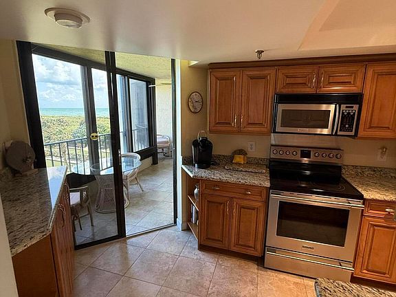 5th image of 2400 S Ocean Drive #8133