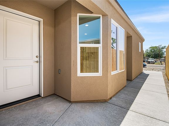 2nd image of 2935 E Thompson Avenue