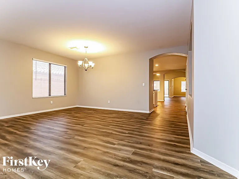 16032 N 159th Ln — Photo 4