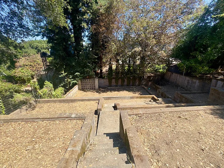 914 Everett Ave — Photo 51