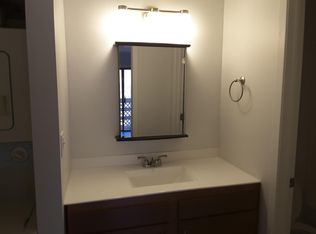 609 Kenneth Cir, Elgin, IL 60120